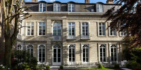 Clarance Hotel