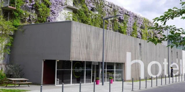 B&B HOTEL Lille Centre Grand Palais - facade