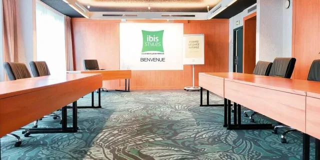 Ibis Styles Lille Neuville-en-Ferrain - salles_reunion