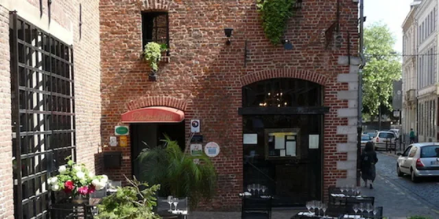 Le Lion Bossu - facade