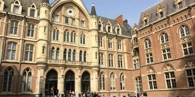 L'Université Catholique de Lille - facade
