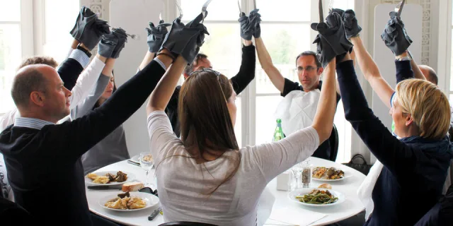 On ne joue pas à table