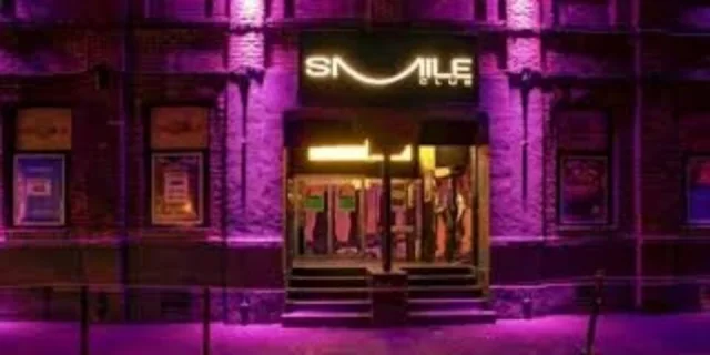 Smile Club - facade