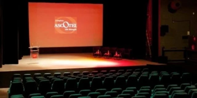 The Originals Lille Est Grand Stade Ascotel - salles_reunion