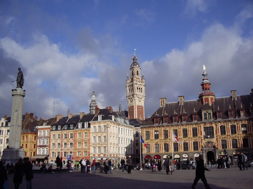 La Grand'Place de Lille, la Vieille Bourse et le beffroi
